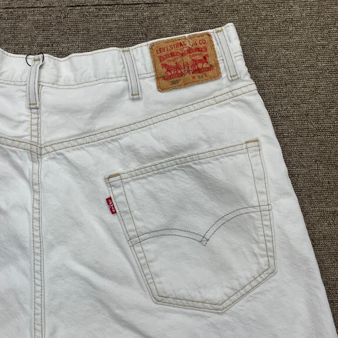 Levi's 리바이스 569 디스트로이드 화이트 데님 쇼츠 반바지 상품이미지3