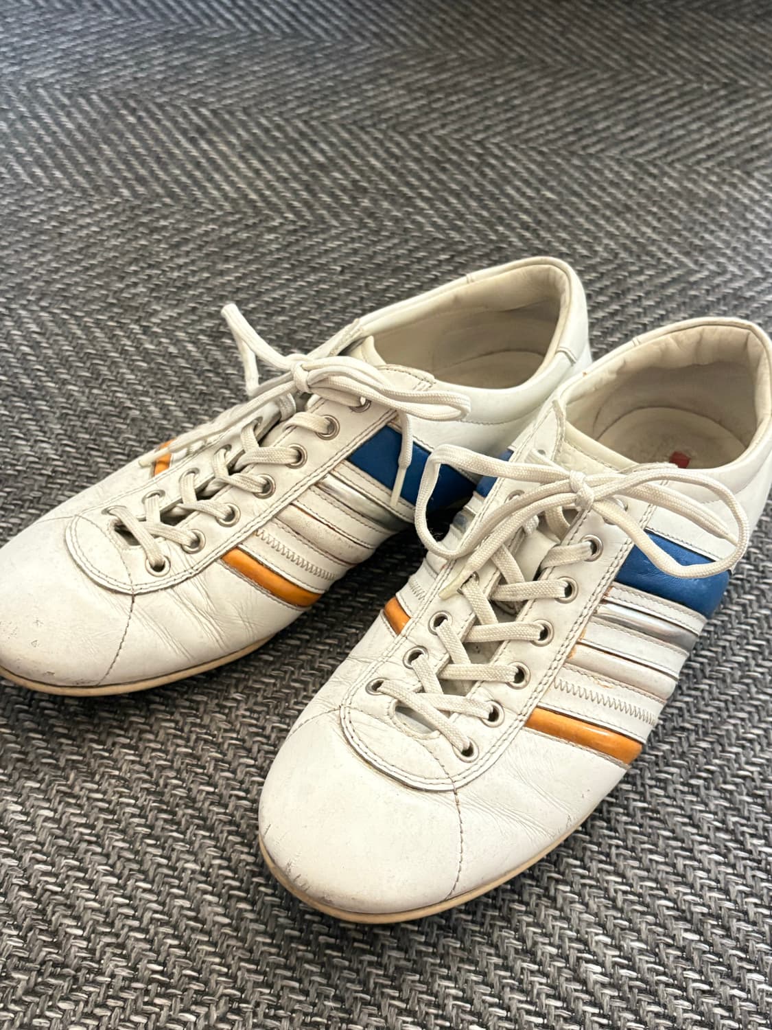 [255] 프라다 빈티지 스니커즈 상품이미지1