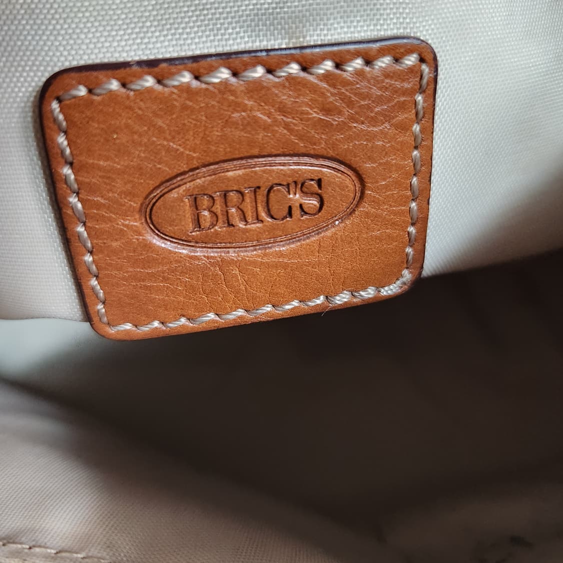 H813 브릭스 Brics 가죽 크로스백
 상품이미지5