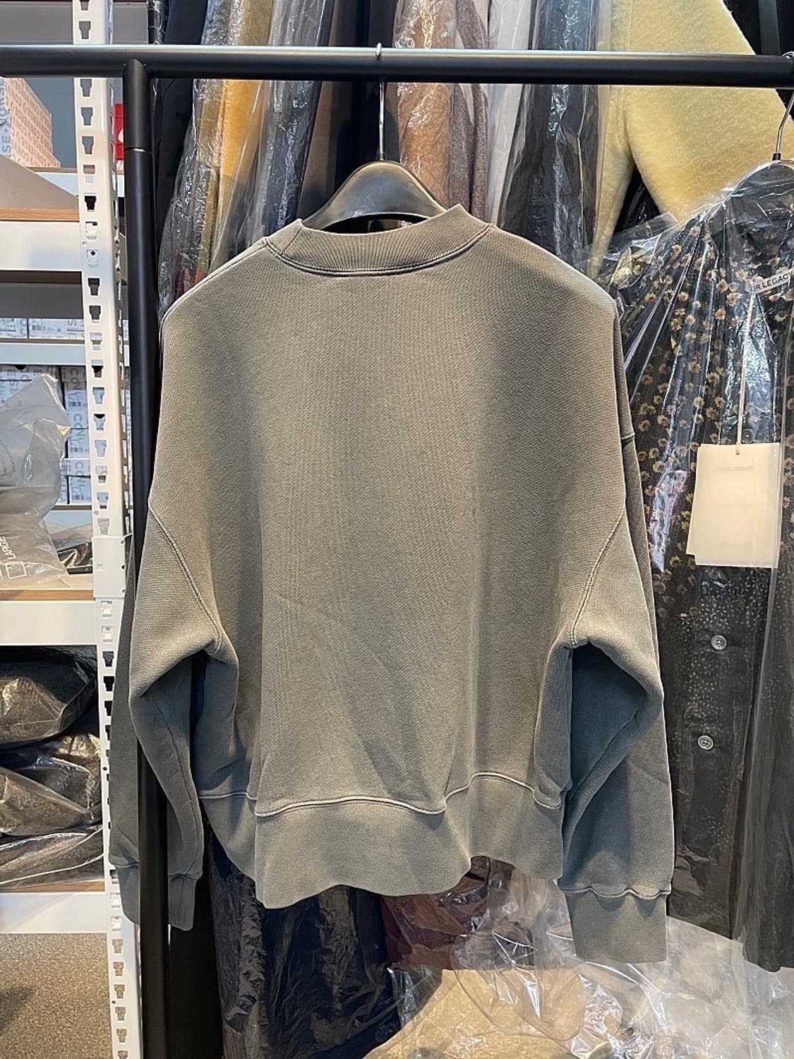 (정품/새상품) 팜 엔젤스 남성 챠콜 커브 로고 루즈핏 맨투맨 상품이미지3