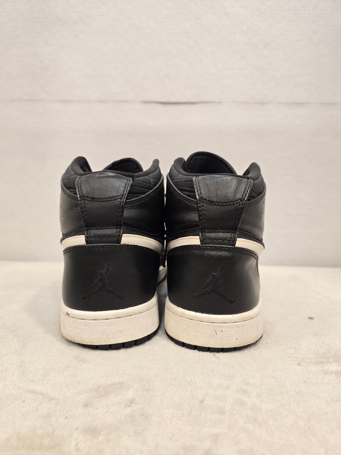 나이키 에어 조던 1 하이 블랙/화이트 285mm 상품이미지4