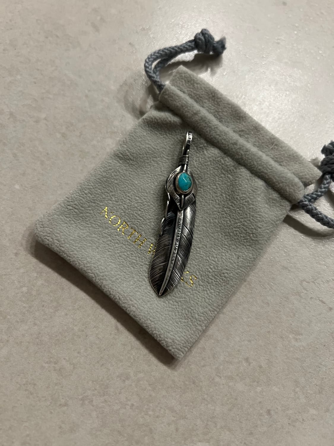 노스웍스 X 컬티즘 터키석 깃털 펜던트 상품이미지1