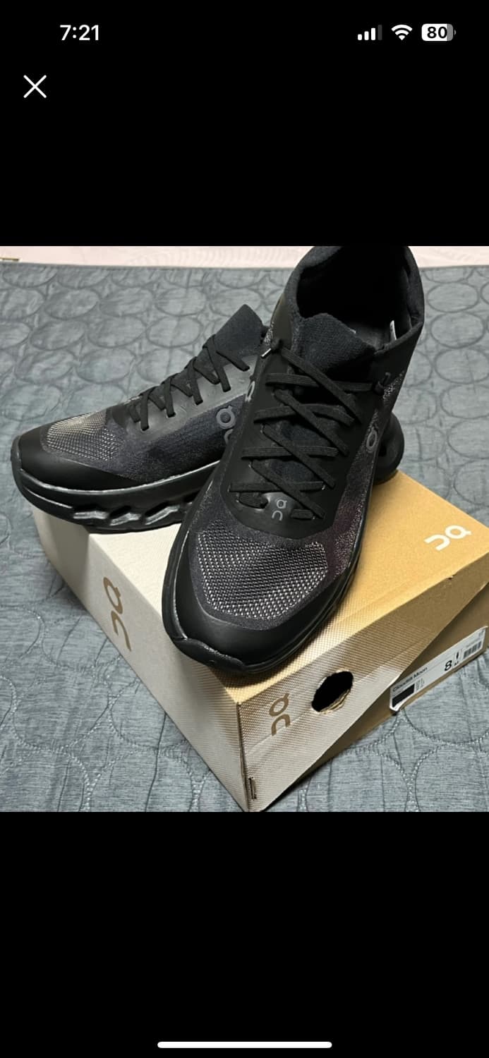 온러닝 클라우드틸트 문 블랙 260팝니다 상품이미지1