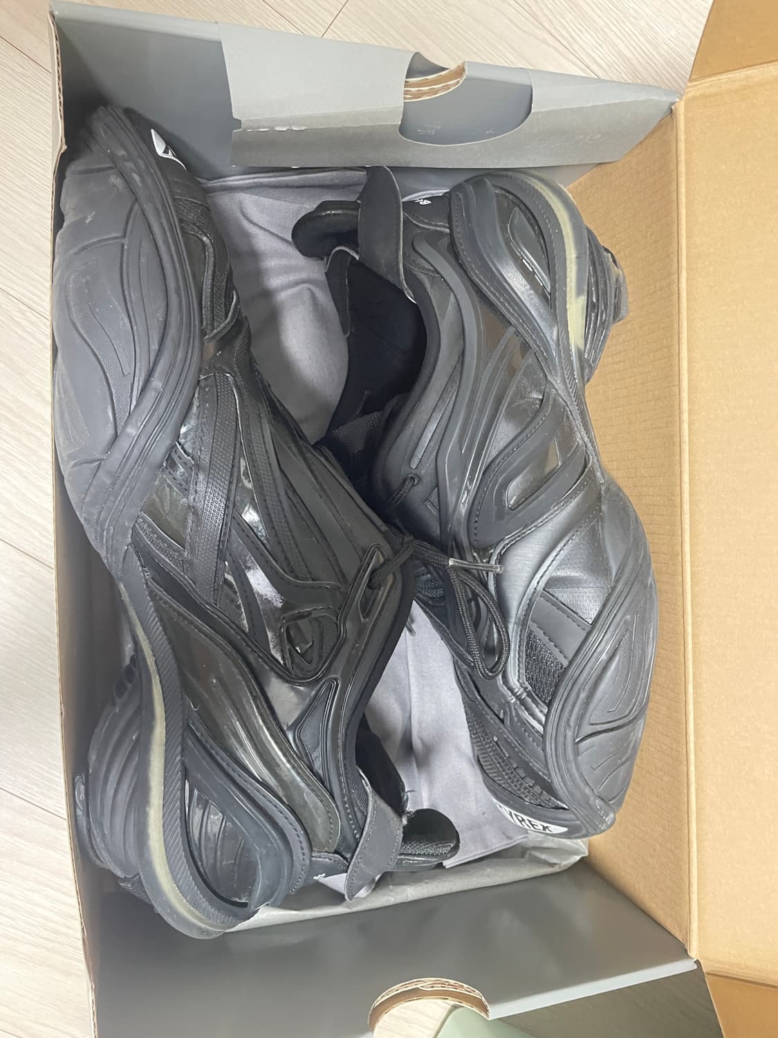 발렌시아가 타이렉스 올검 280 상품이미지3