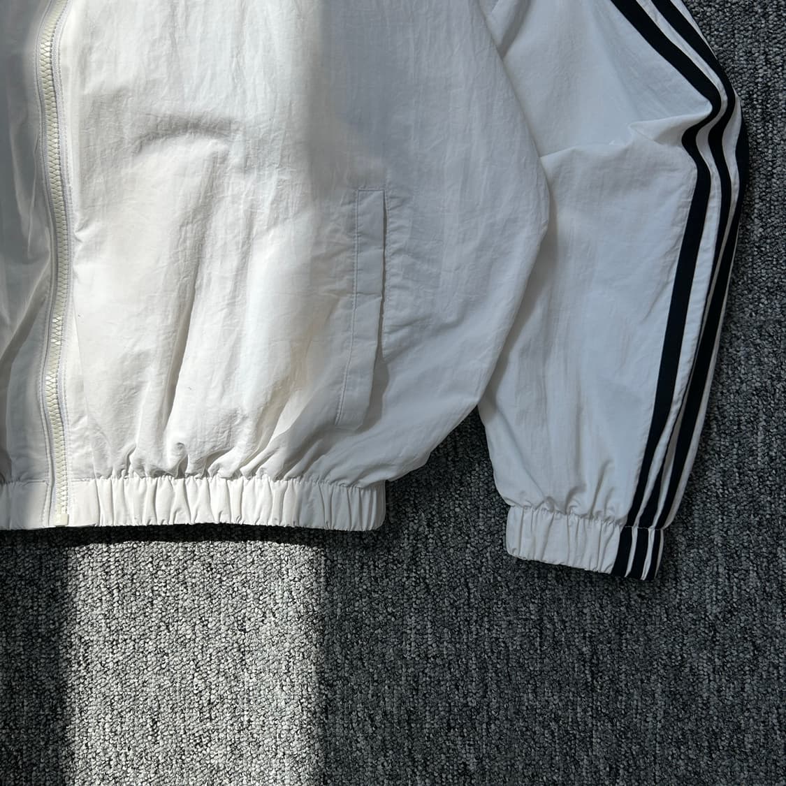 아디다스 트레포일 화이트 우븐 바람막이 상품이미지3