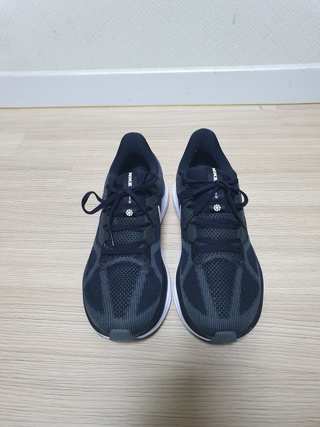 나이키 스트럭처 25 운동화 270 상품이미지3