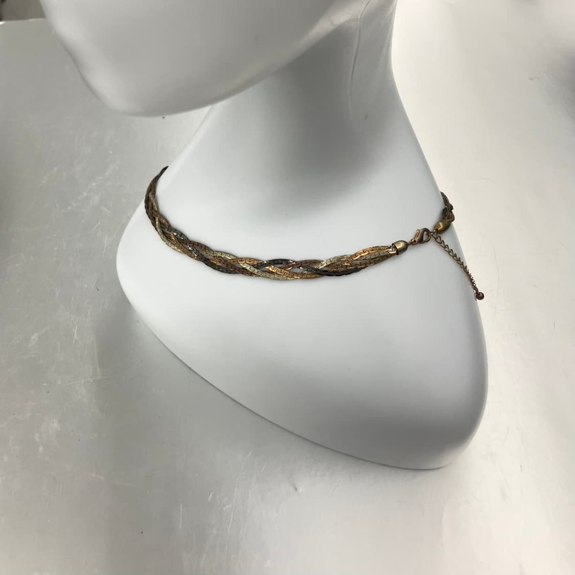 트리플 골드 컬러 트위스트 목걸이 상품이미지2