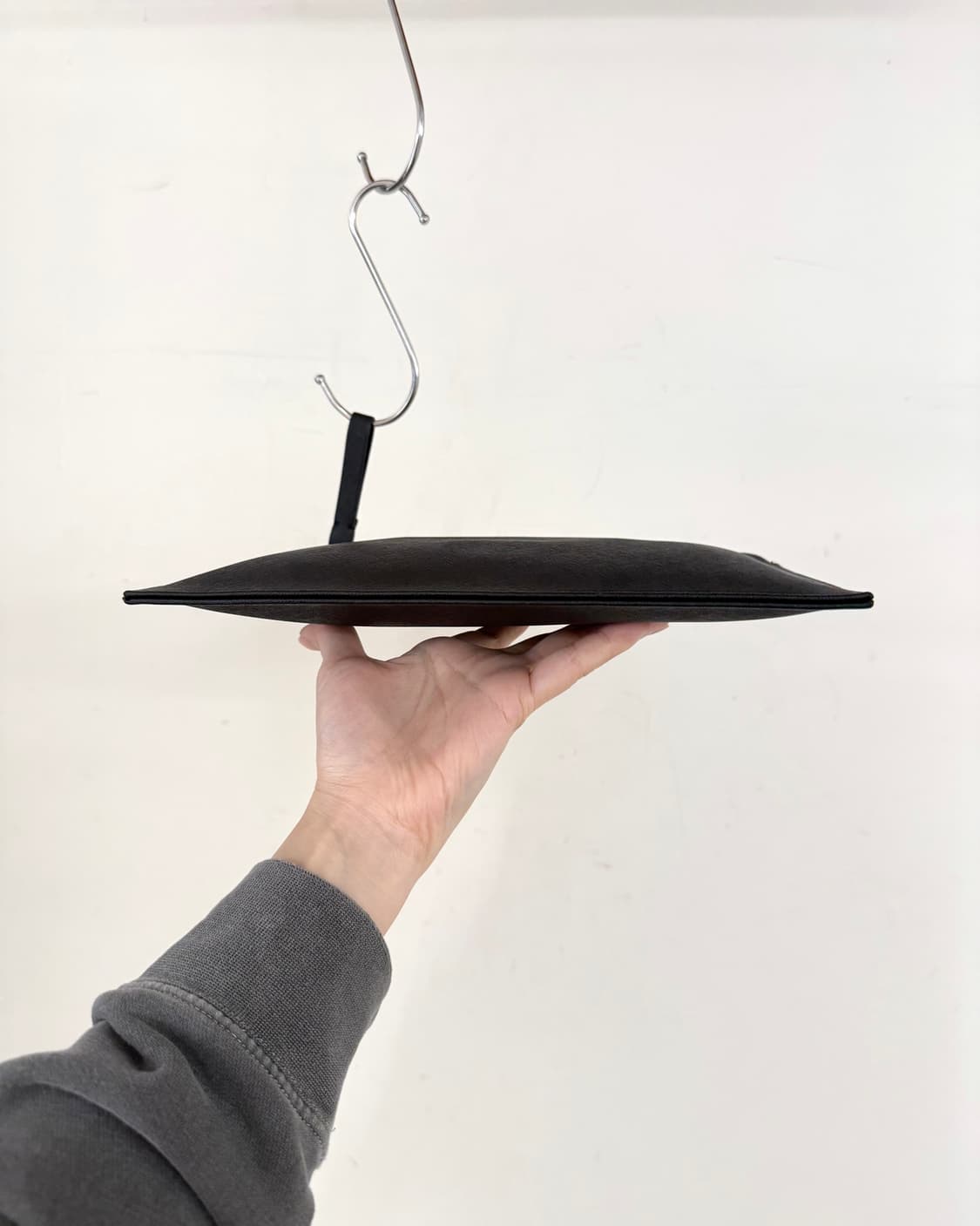 비비안 웨스트우드 블랙 orb로고 클러치백 상품이미지6