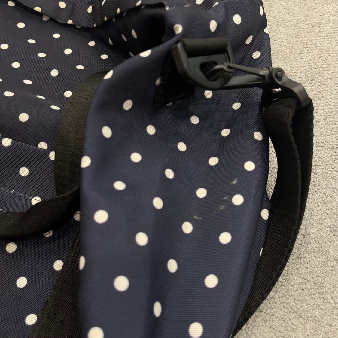 미치코런던 네이비 도트 더플백 상품이미지4