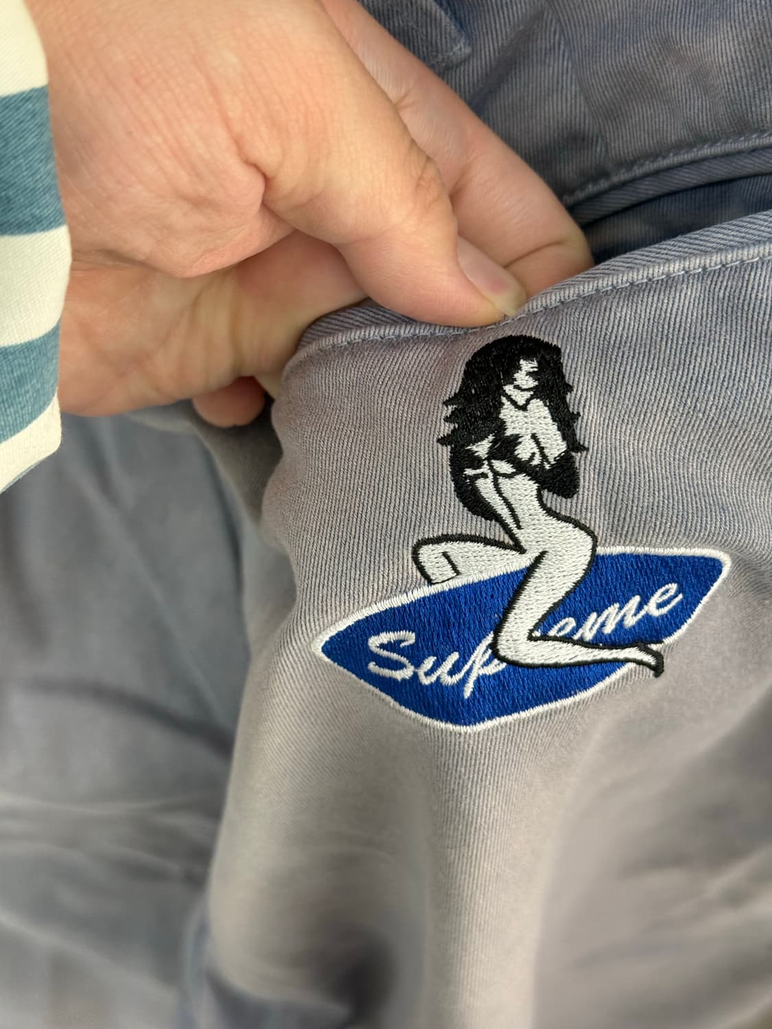 슈프림 핀업걸 치노 34 워시드 네이비 상품이미지4