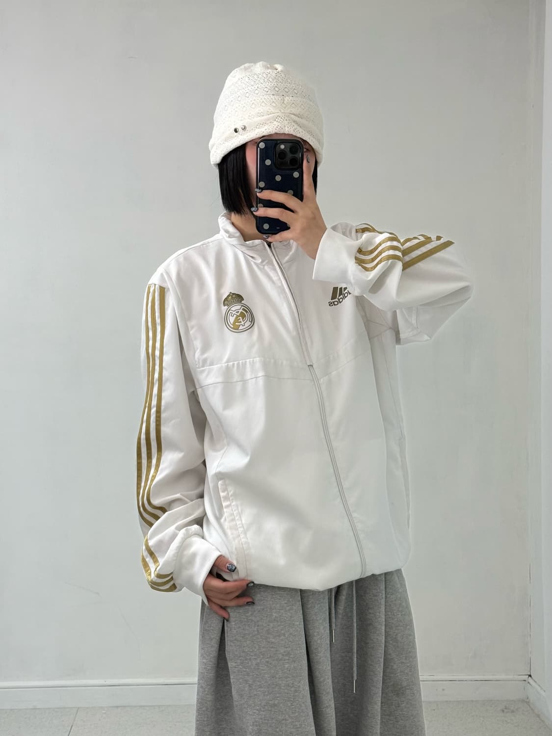 아디다스 레알마드리드 화이트 골드 집업 상품이미지3