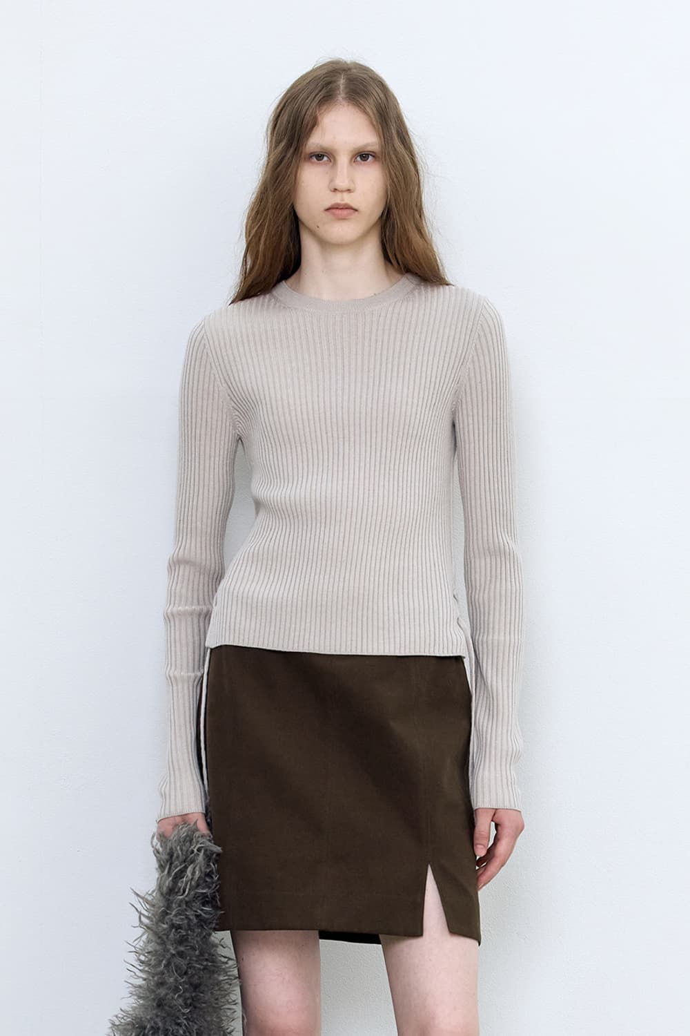 인사일런스 우먼 리브드 스트랩 니트 ASH BEIGE 상품이미지3