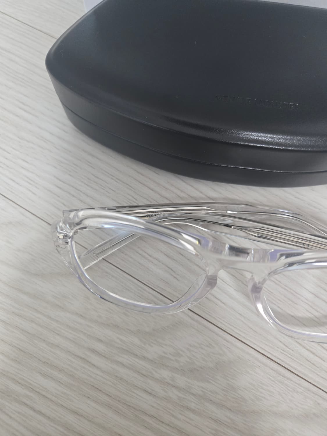 젠틀몬스터 오아C1 안경 상품이미지2