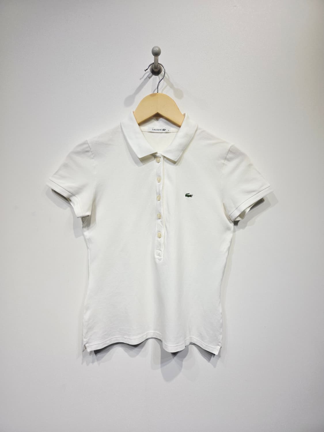 LACOSTE 라코스테 우먼 화이트 5버튼 반팔 카라티 상품이미지2