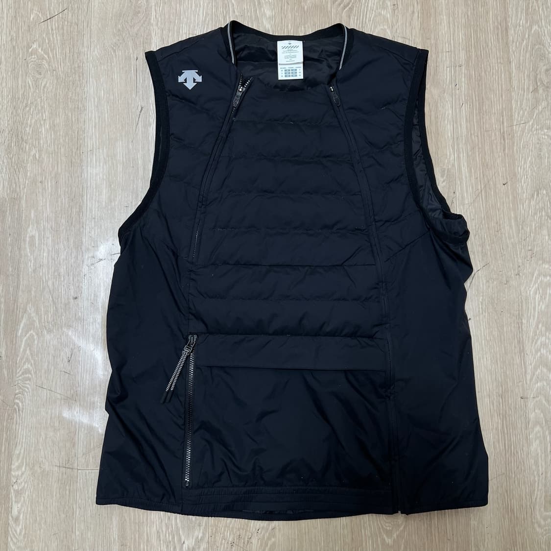 데상트 텍티컬 포켓 덕다운 경량 러닝 조끼 M/95 상품이미지1