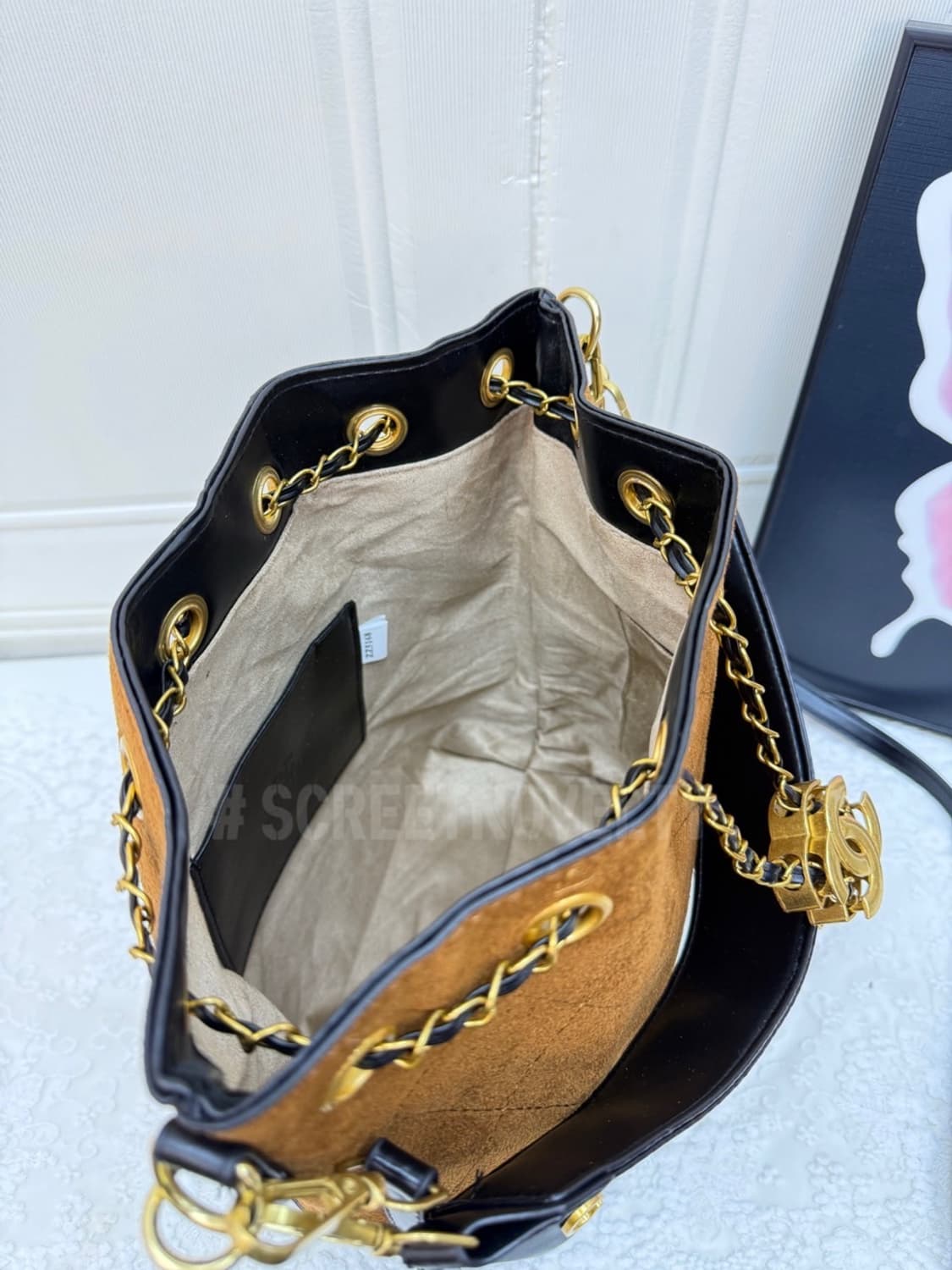 샤넬 투톤 스웨이드 버킷백 무료배송 상품이미지8