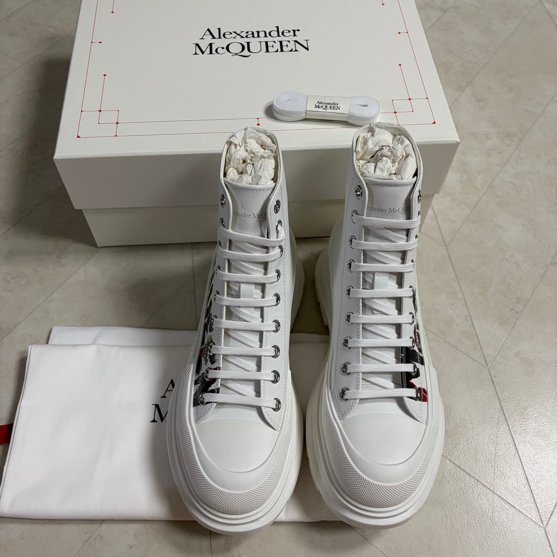 [새상품]알렉산더맥퀸 그래피티 트레드 슬릭 부츠 화이트 상품이미지6