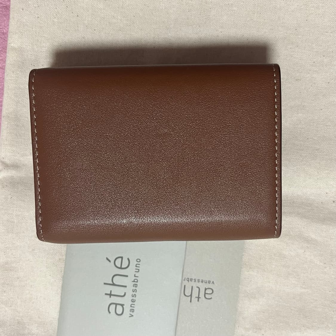 아떼 바네사브루노 브라운 레더 3단 지폐지갑(정가198000원) 상품이미지4