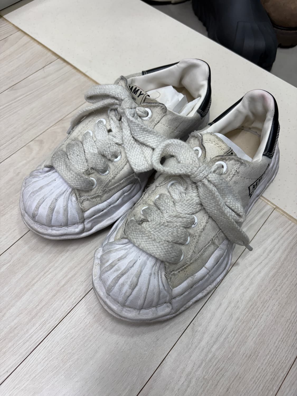 메종 미하라 야스히로 블레이키 OG 솔 캔버스 로우탑 스니커즈 화이트 상품이미지7