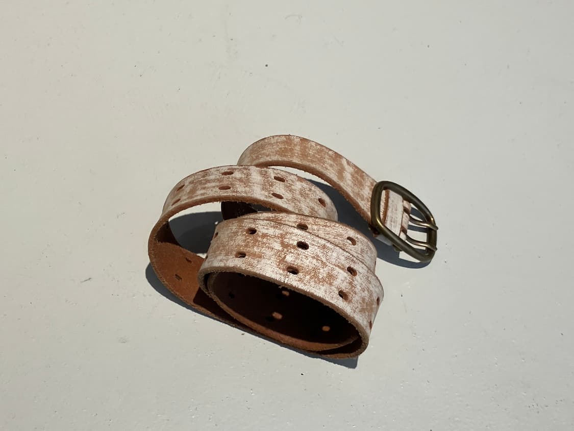 디스트레스드 워시드 화이트 레더 벨트 상품이미지1