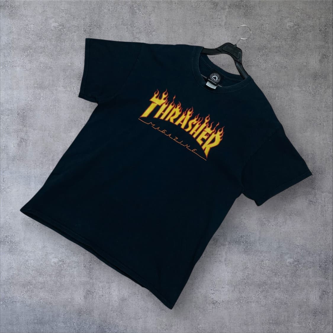 트래셔 스펠아웃 빅로고 네이비 반팔티 상품이미지1