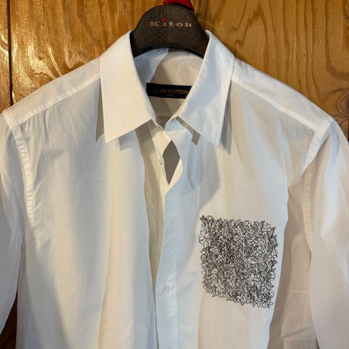 루이비통 모노그램 그래피티 박스 프린팅 반팔 셔츠 상품이미지3