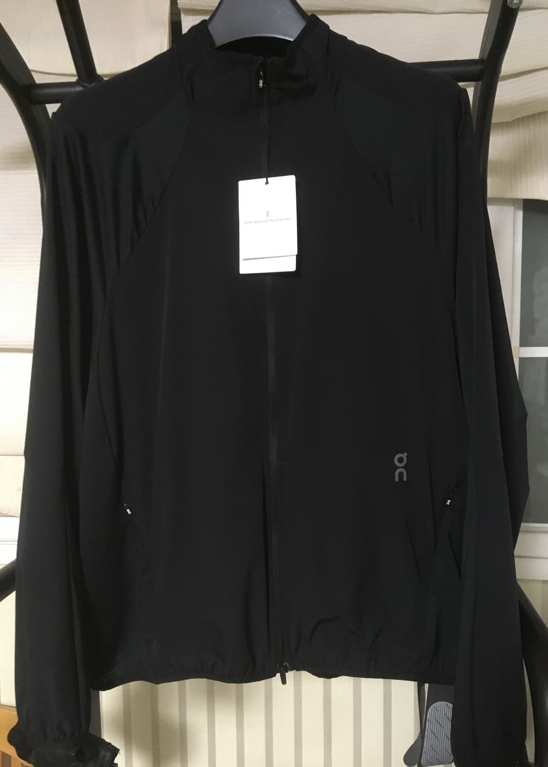 온러닝 파프 브레이커 바람막이 판매합니다 상품이미지3