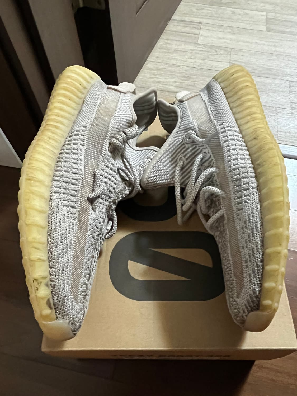 아디다스 이지부스트 350 V2 스태틱 285 상품이미지6