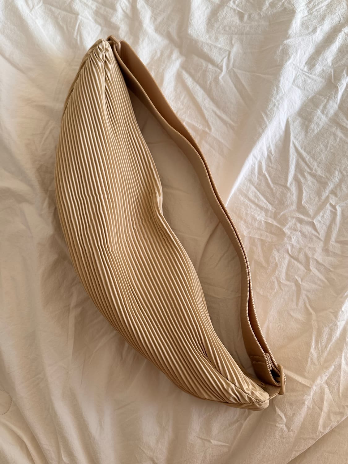 Cos 플리츠 크로스바디백 상품이미지4