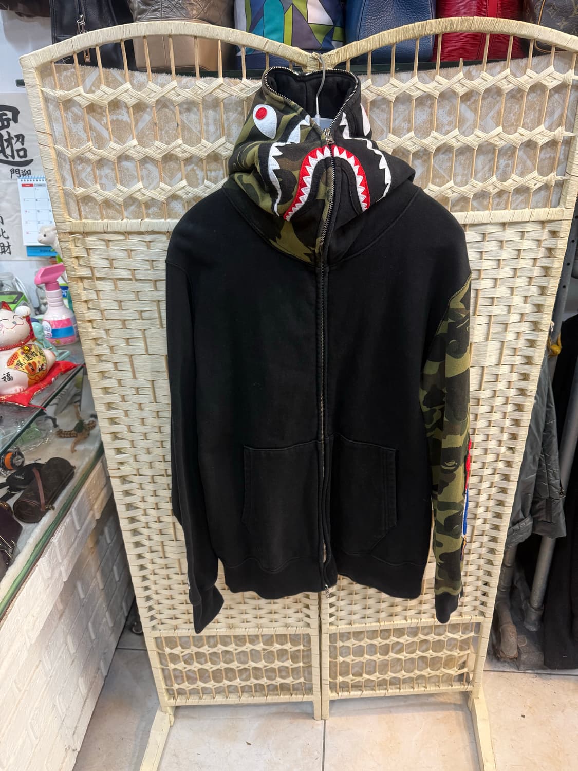 110 정품 베이퍼 샤크 후드집업 팝니다 상품이미지1