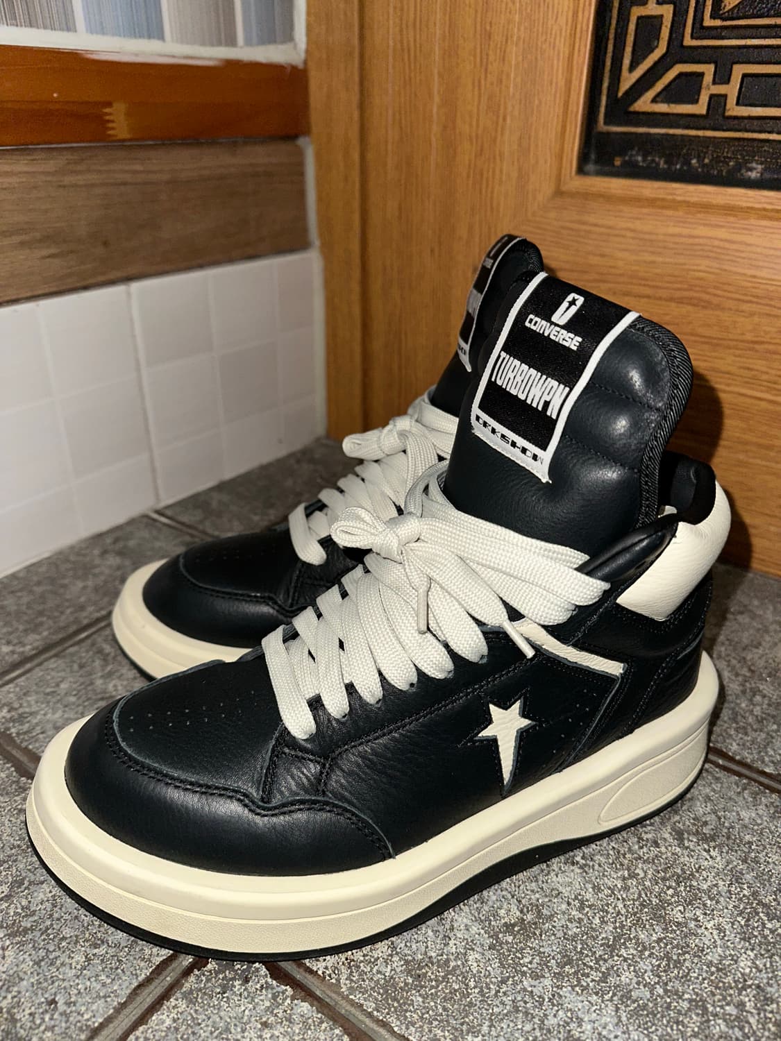 컨버스 x 다크쉐도우 터보웨폰 블랙 크림 상품이미지4