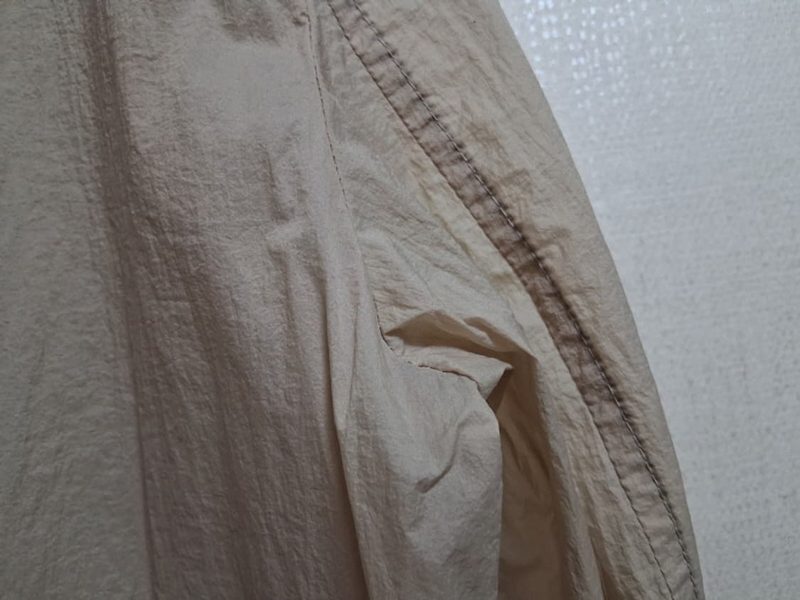  게스 베이지 바람막이점퍼 L
원산지 중국제 상품이미지7