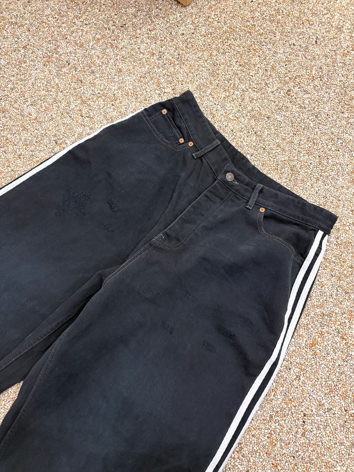 발렌시아가 x 아디다스 라지 배기 트라우저 블랙 상품이미지3