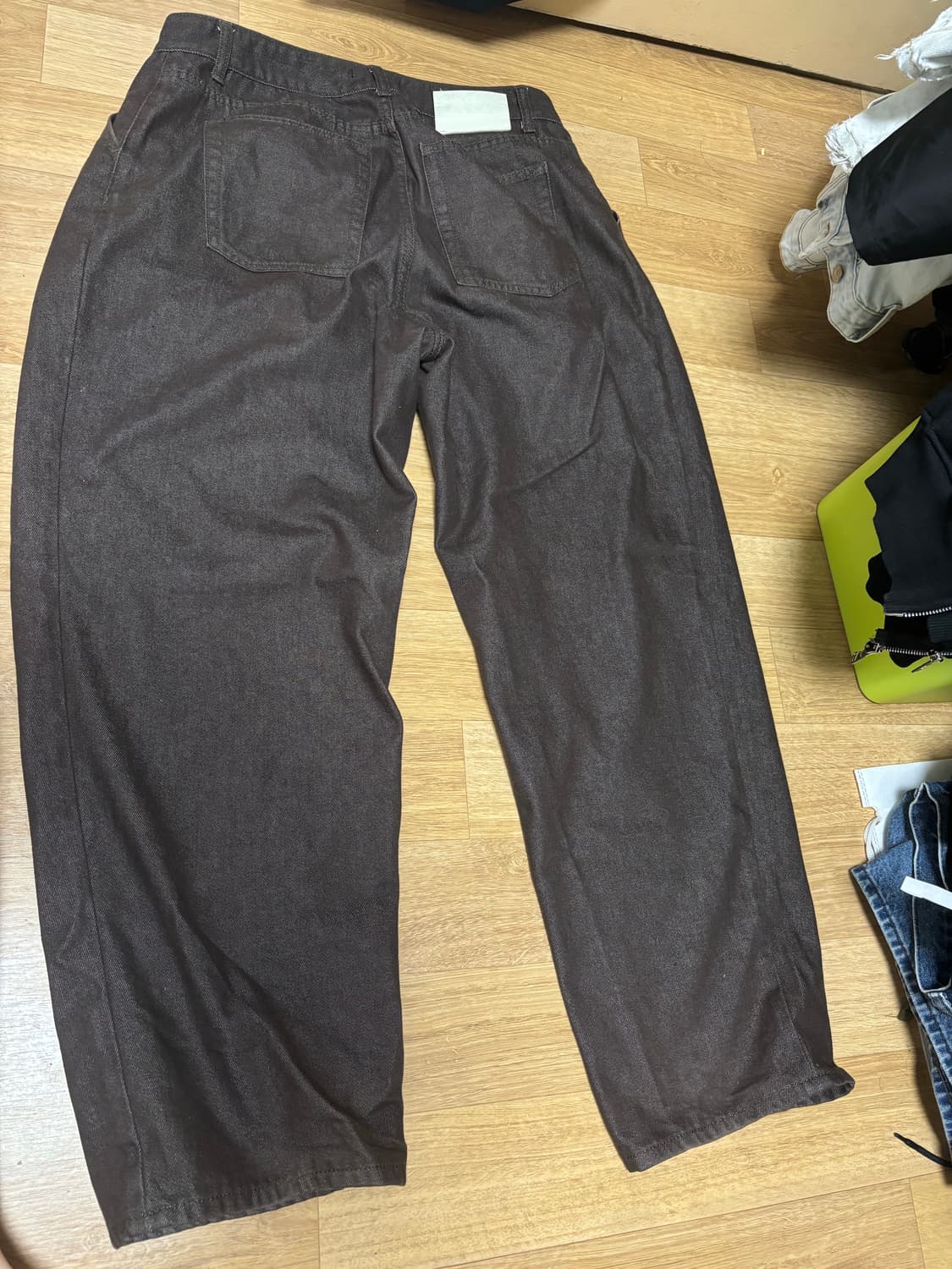 오더아카이브 커브드 브라운 팬츠 상품이미지3