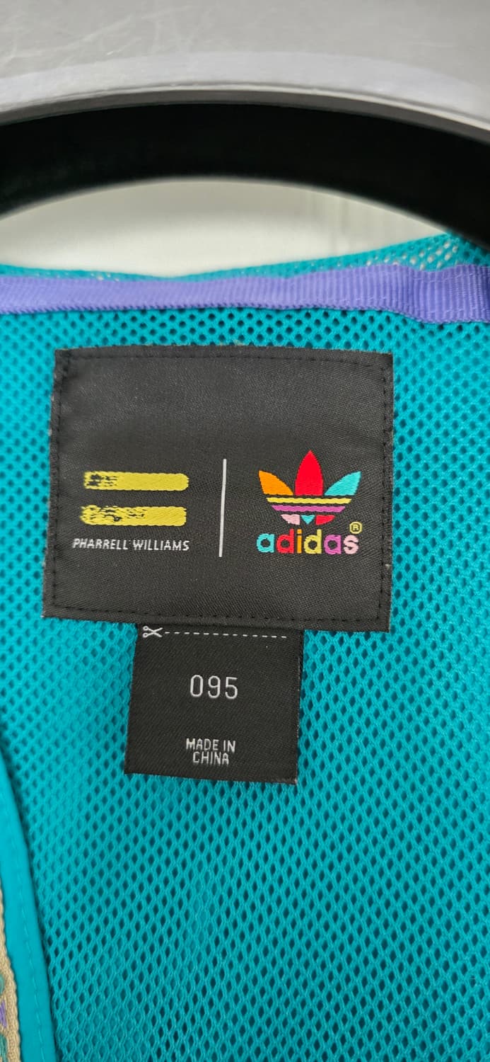 아디다스 퍼렐윌리엄스 하이킹 팩 윈드브레이커 95 상품이미지9