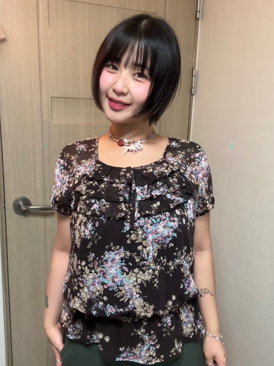 브라운 플라워 반팔 블라우스 상품이미지1