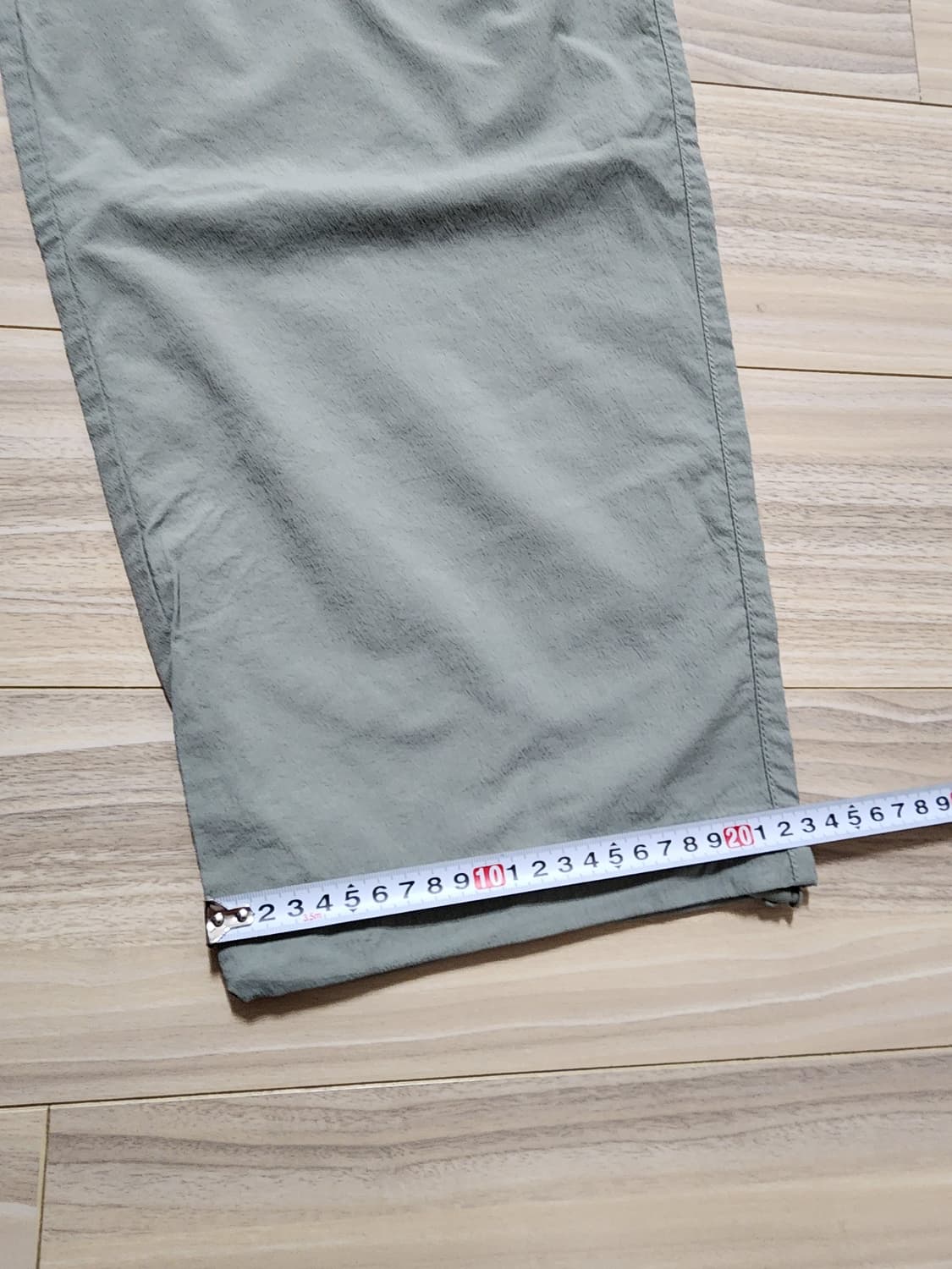 에잇세컨즈팬츠바지m사이즈카키색상 상품이미지7