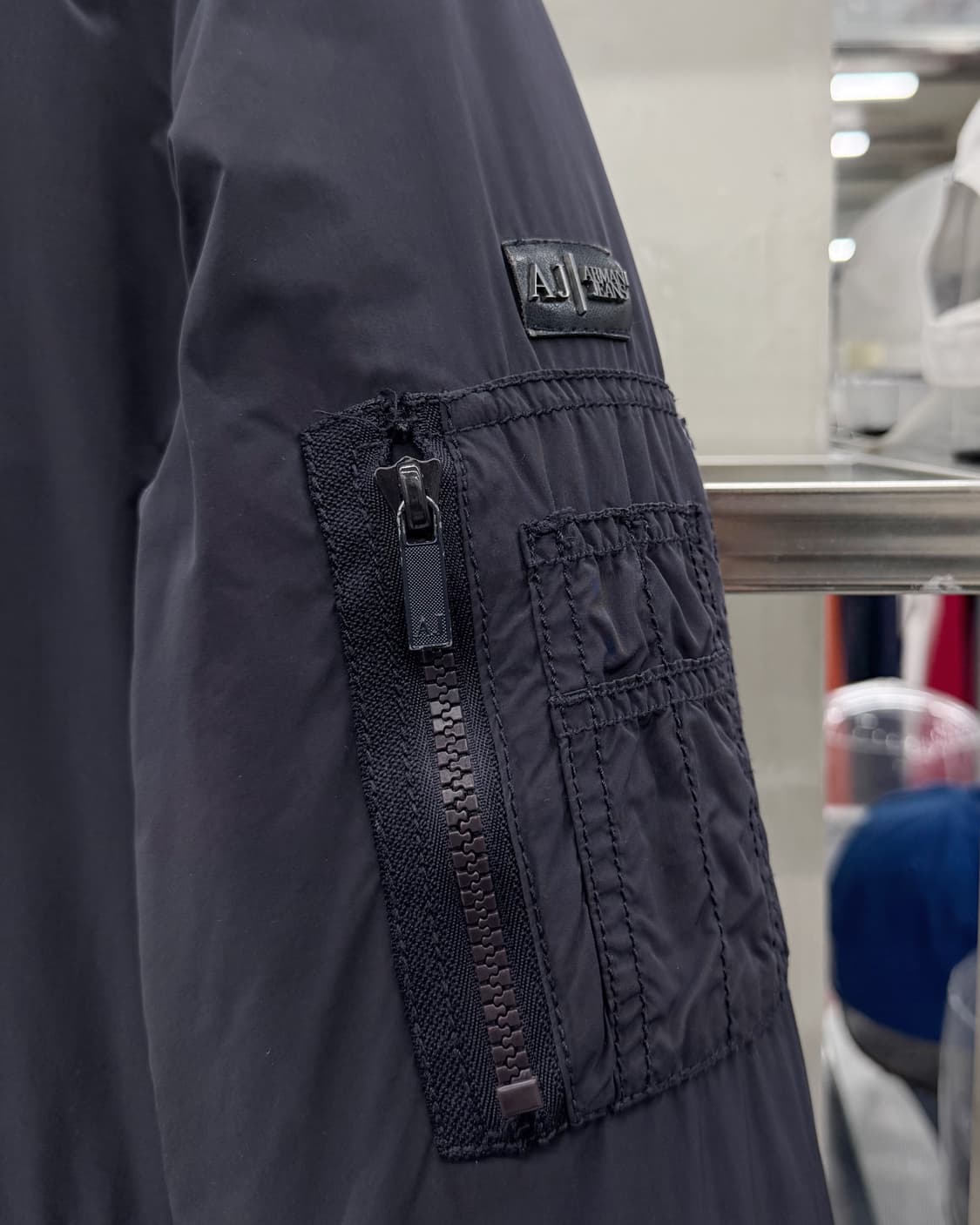 아르마니 진스 00s 폴리쉘 봄버 자켓 네이비 상품이미지5