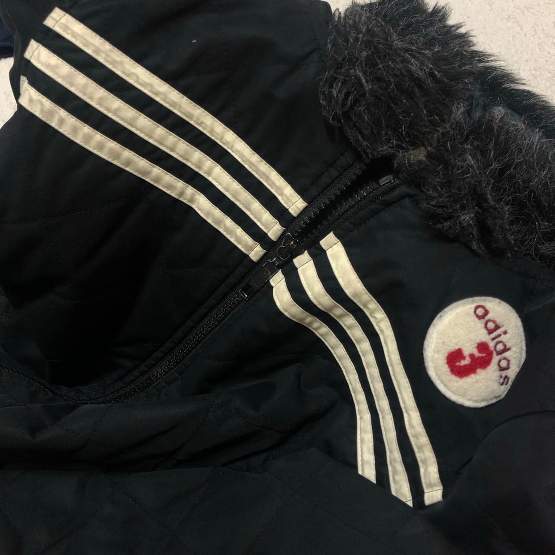 아디다스 블랙 퍼 경량 자켓 S 상품이미지3