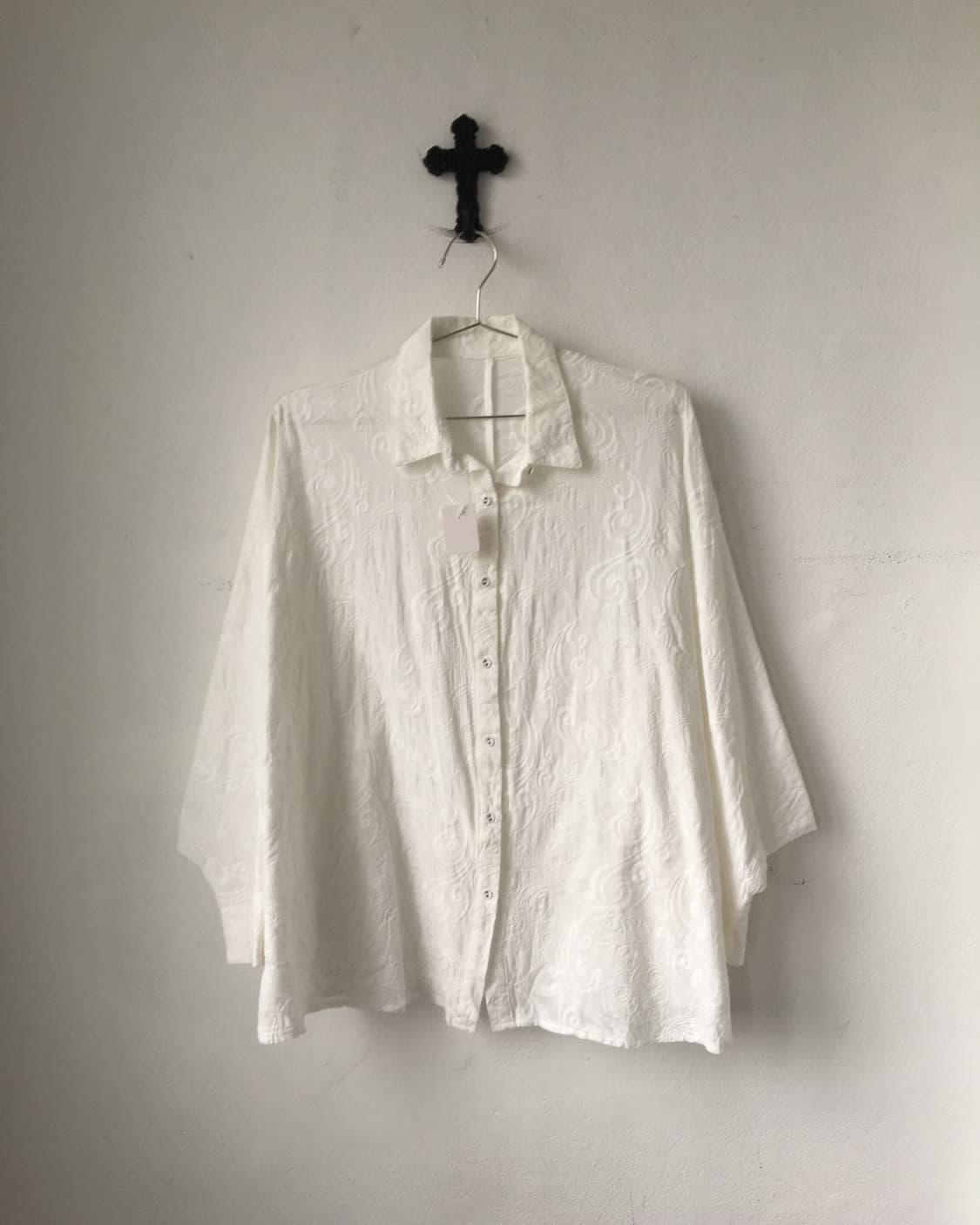 Ornament pattern embroidery shirt 상품이미지2