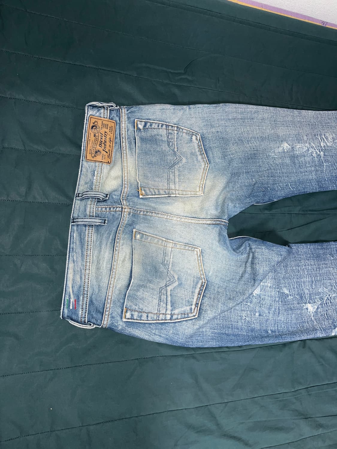 디젤 자티니 워싱 디스트레스드 레그진 부츠컷 상품이미지2