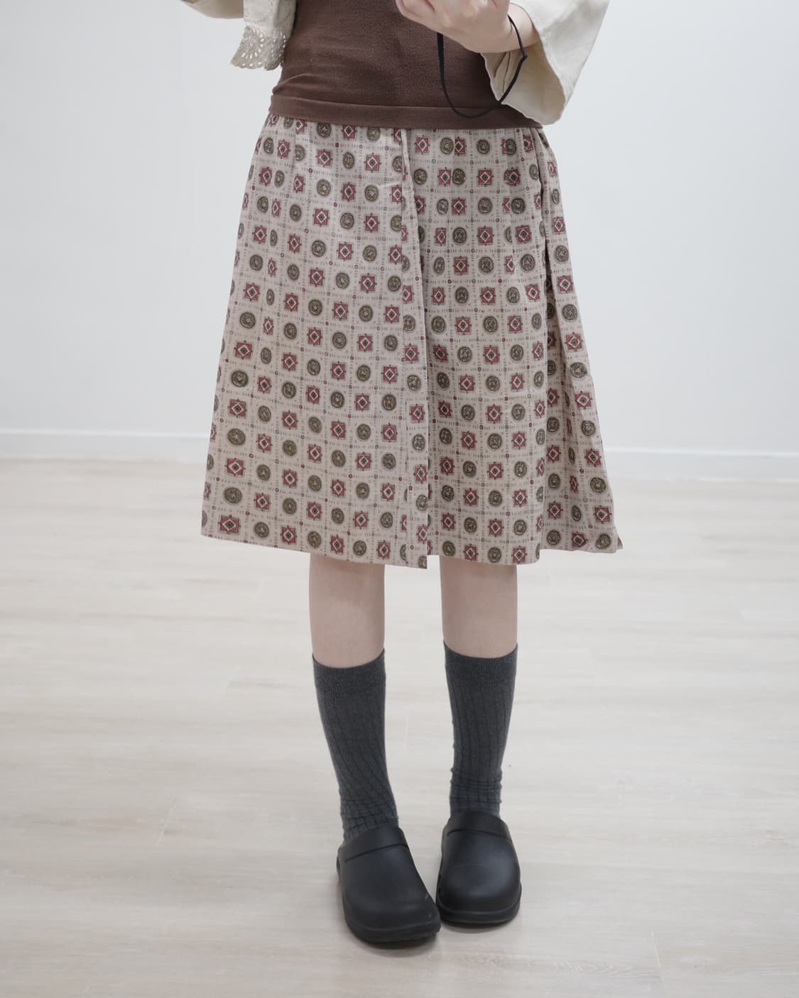 Vintage pattern middle skirt 상품이미지1