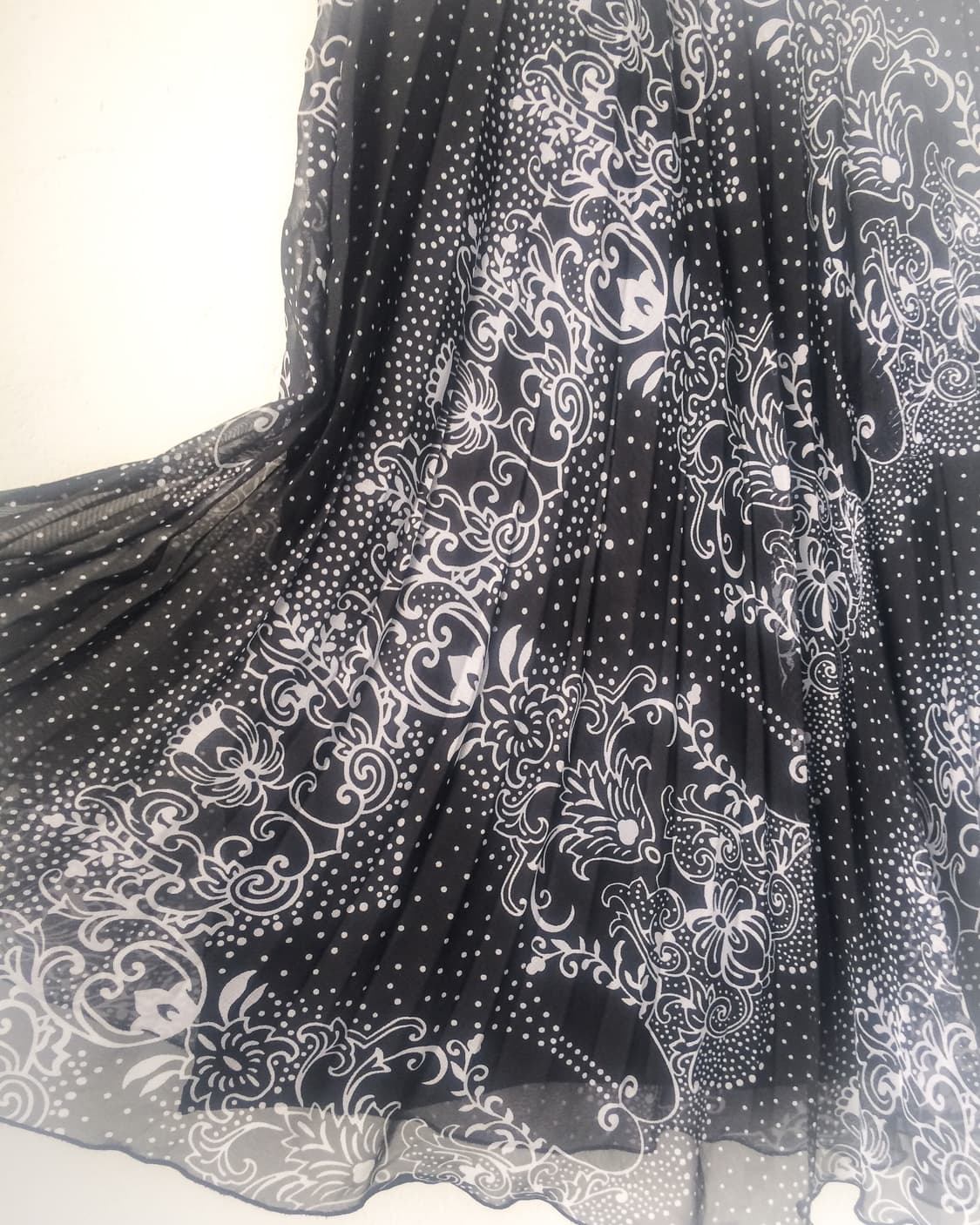 Ornament pattern pleats midi skirt 상품이미지3