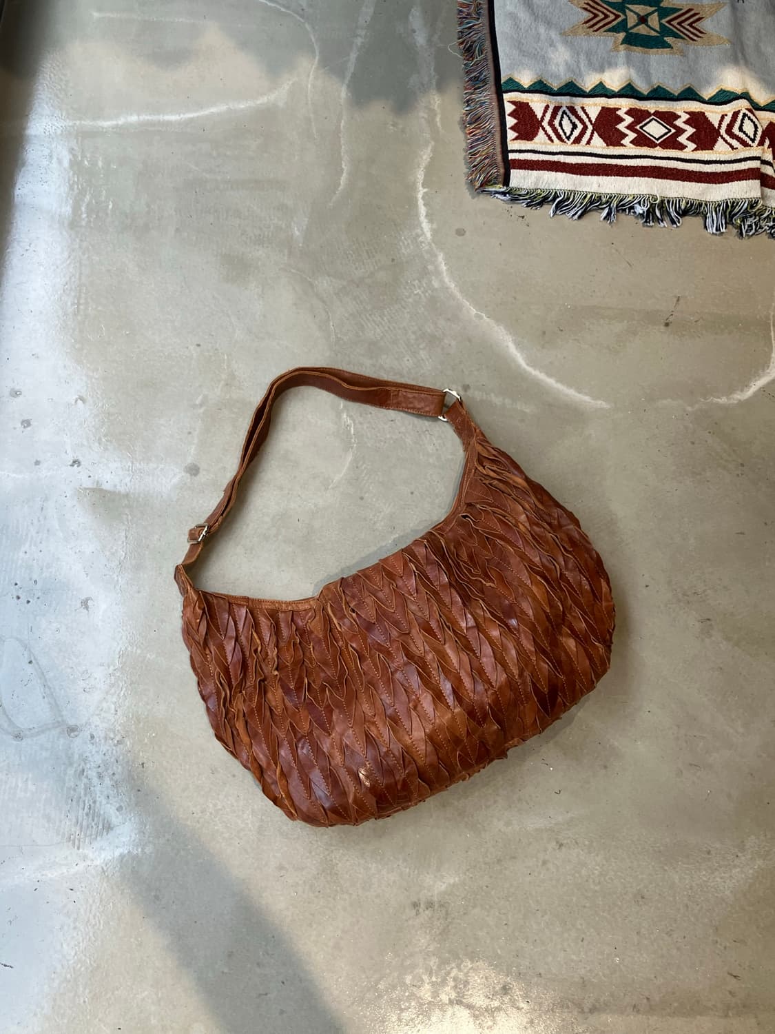 Furla 레더 위빙 숄더백 상품이미지3