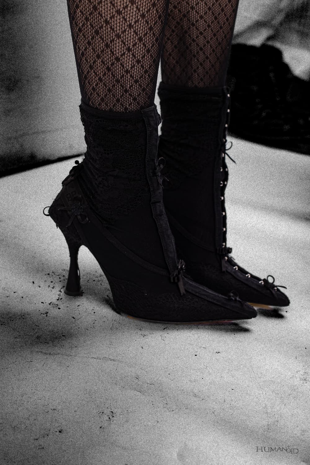 BALENCIAGA LINGERIE KNIFE ANKLE BOOTS 상품이미지2