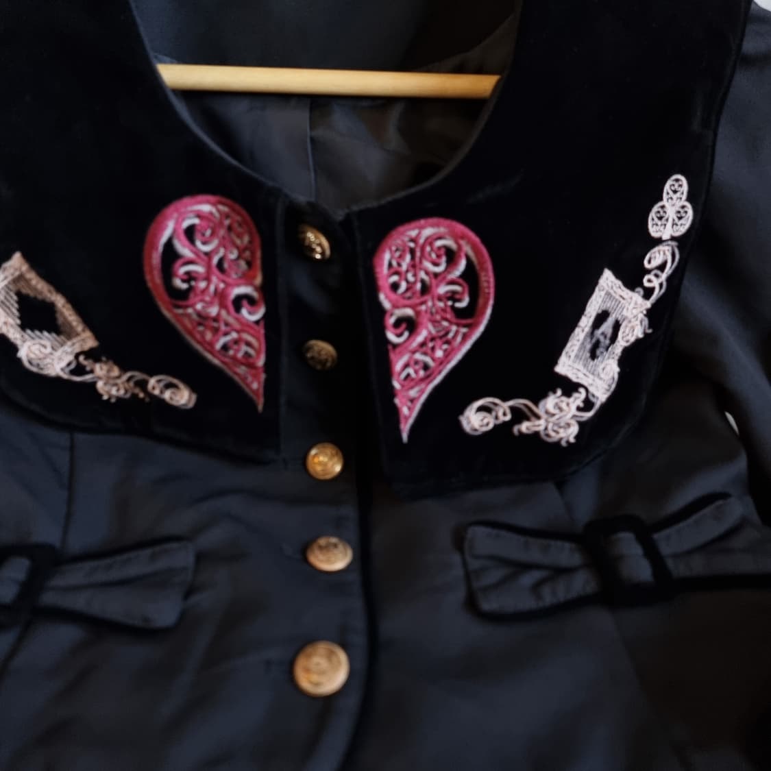 Amawel(아마벨) 트럼프 벨벳 빅카라 자켓 상품이미지6