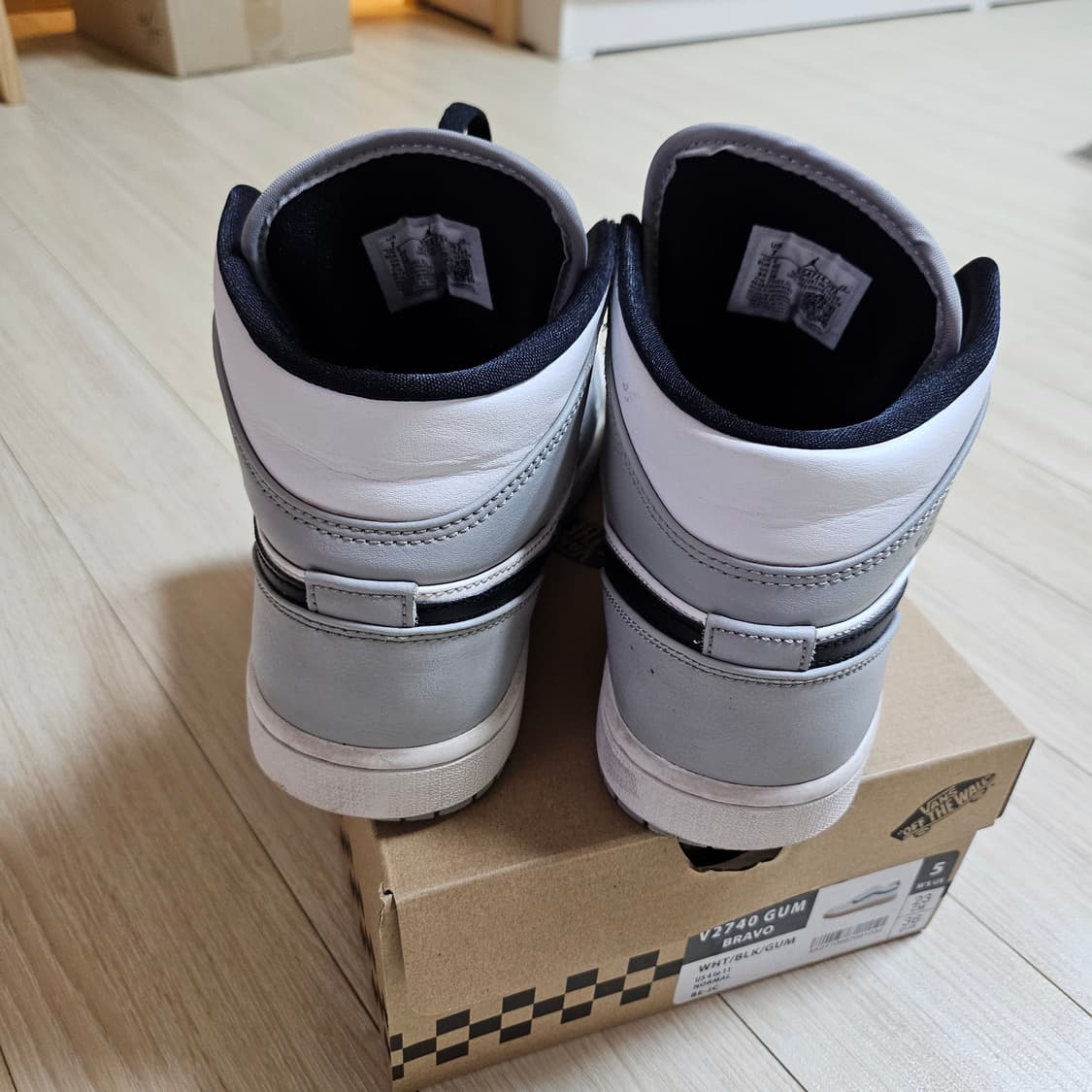 조던1미드 라이트 스모크그레이 250 상품이미지3