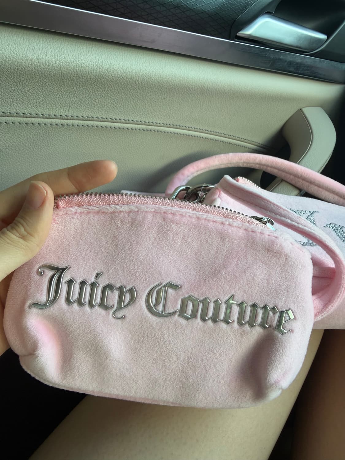 [신상✨프리뷰세일] 쥬시꾸뛰르 벨벳 핑크 숄더백/크로스백  상품이미지5