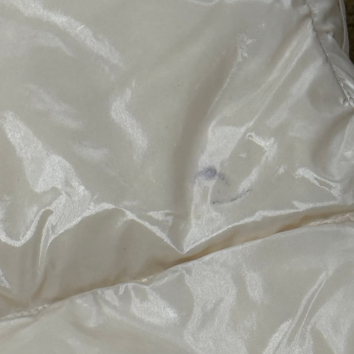 아디다스 크림 유광 패딩 상품이미지9