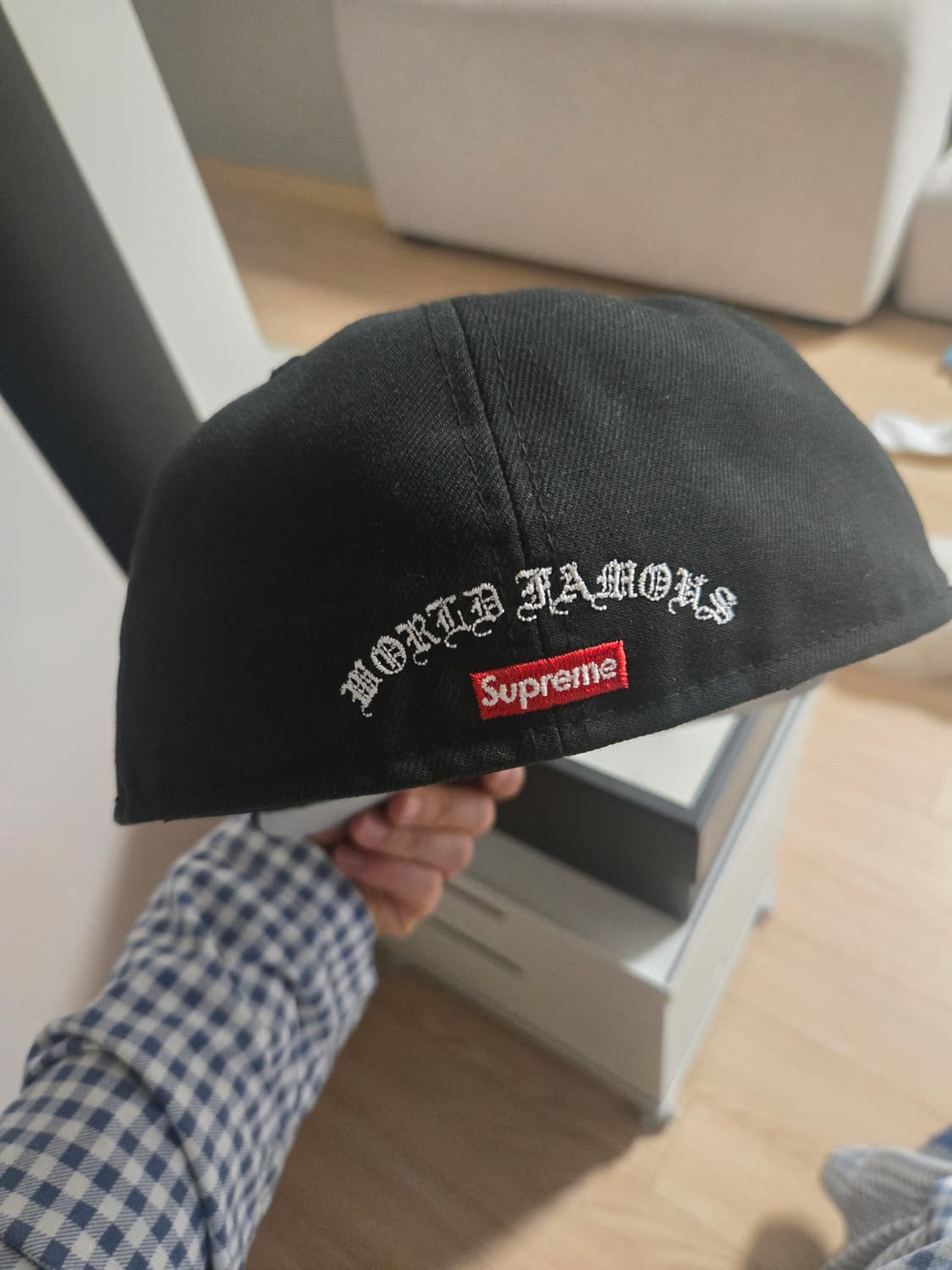 슈프림 골드 크로스 S 로고 뉴에라 블랙  738,58.7 상품이미지2